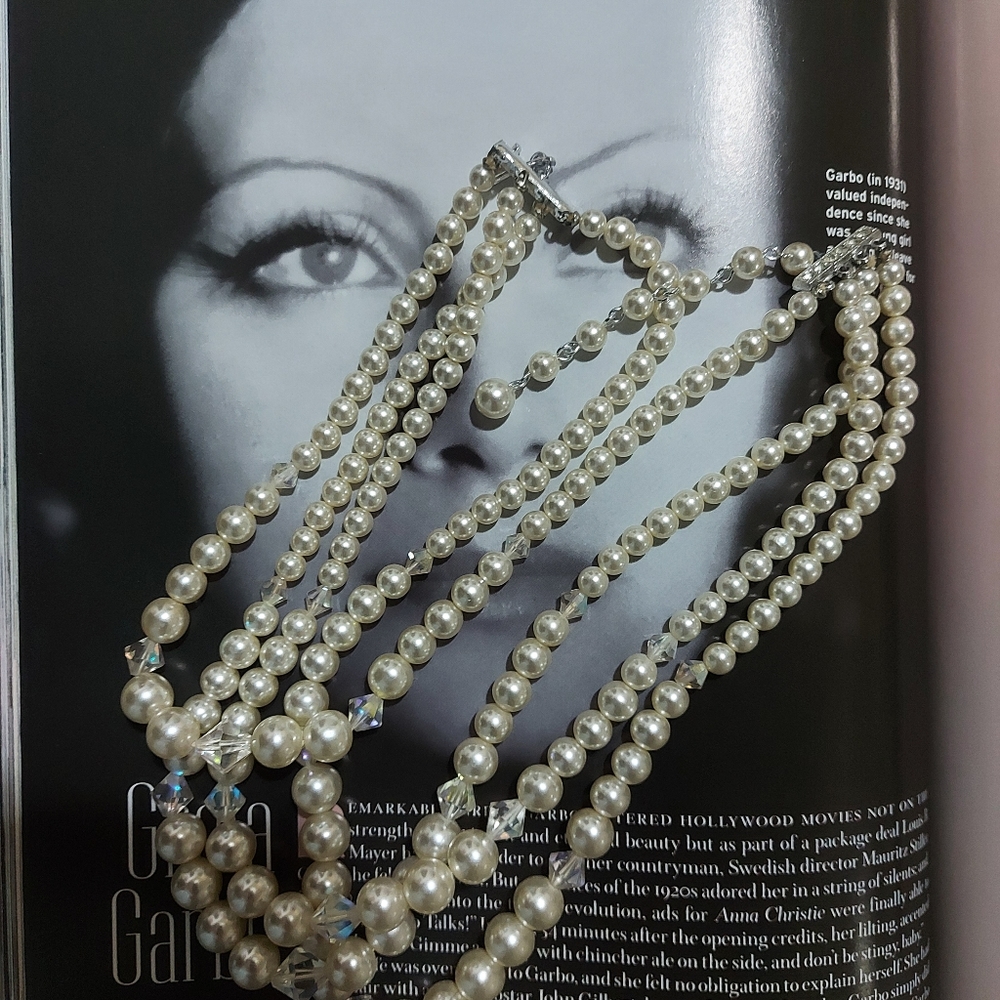 2/$50 Pearl vintage necklace - Picture 2 of 4